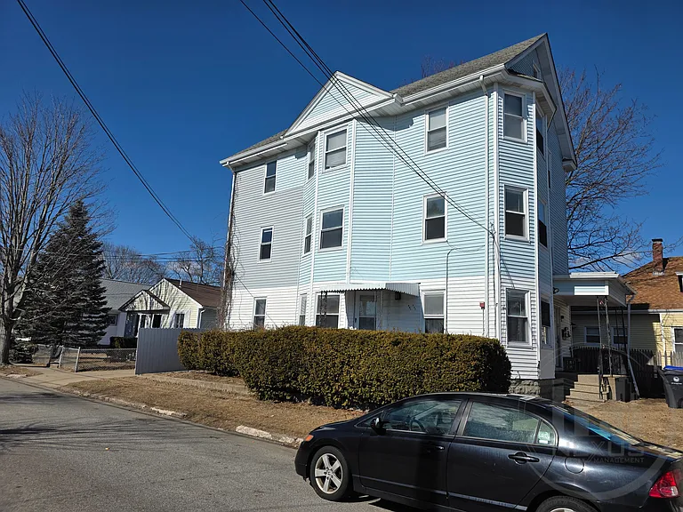 177 Oriole Ave 2ndFlr 2B/1B Carpet SSAppliances PetsOK DblParlor — Photo 19