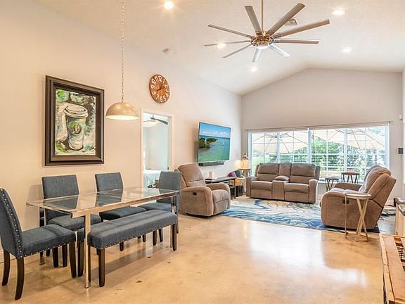 2nd image of 140 Palomino Dr