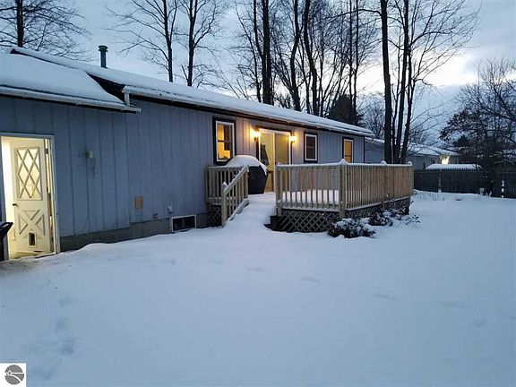 3rd image of 4242 Manor Wood Dr S