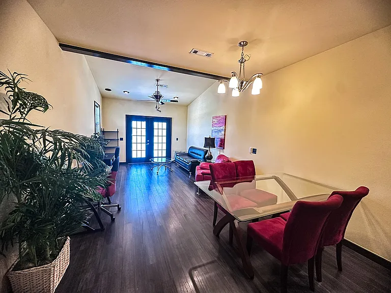 111 SE 22nd St #21 — Photo 7