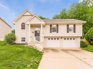 1417 NW Foxboro Rd, Blue Springs, MO 64015