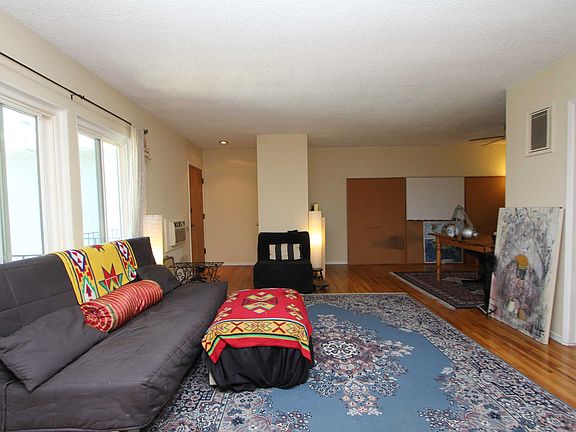 5th image of 6130 Coldwater Canyon Ave Unit 10