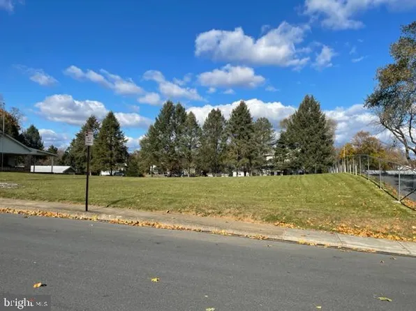 343 D St, Carlisle, PA 17013