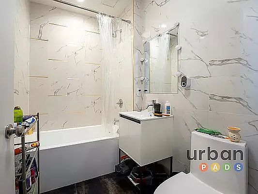 5th image of 381 De Witt Ave #301