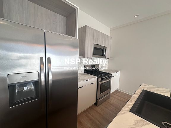 5th image of 3207 N Narragansett Ave #406