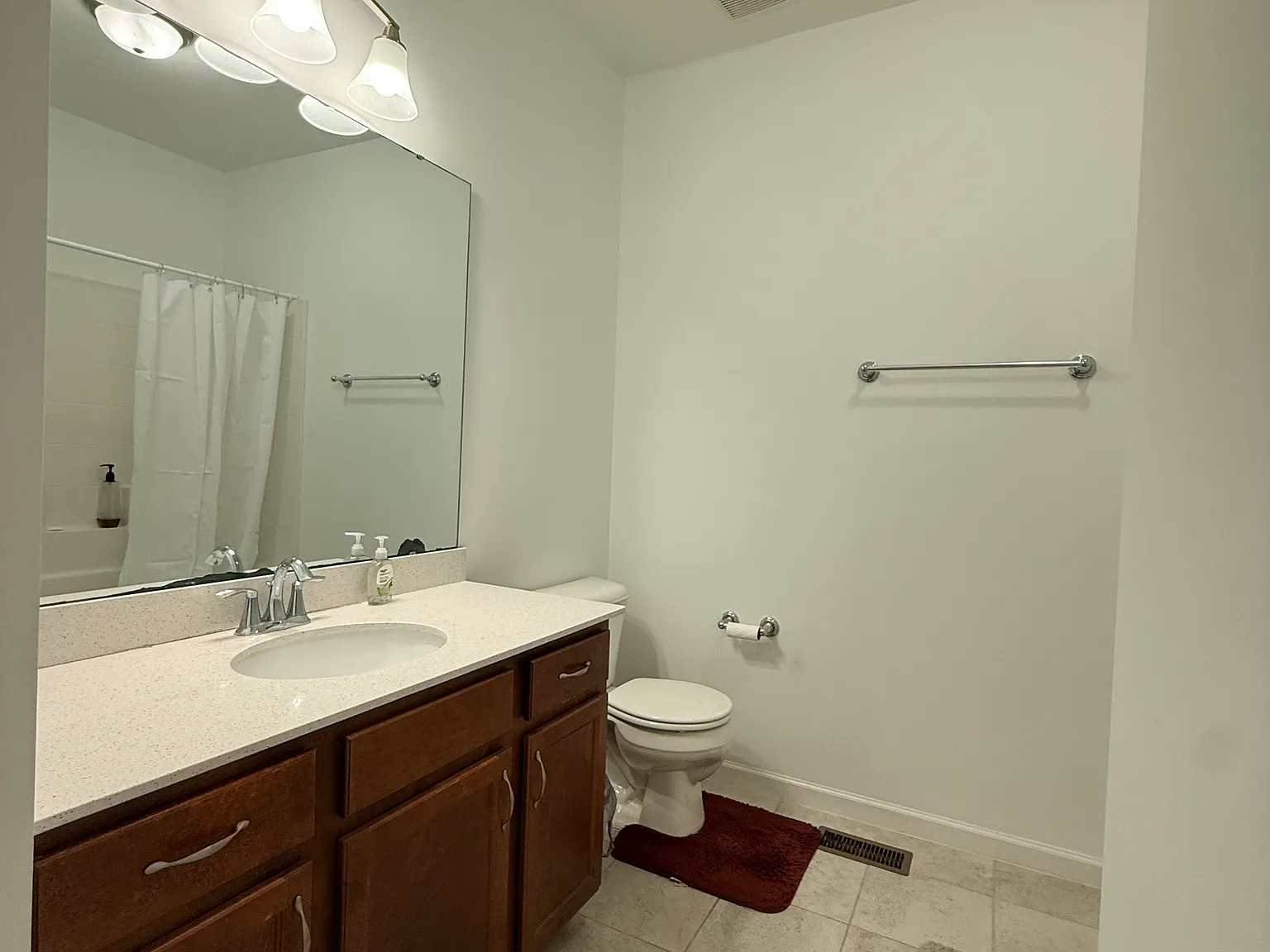3 bed, 2.5 bath, 1765 sqft, $1,975 — Photo 4