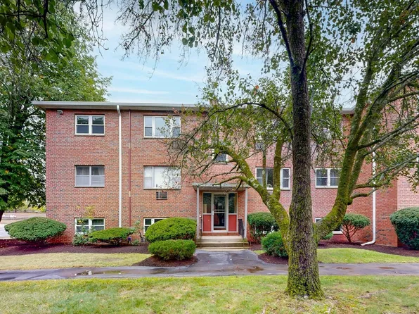 89 Walnut St APT 5, Newton, MA 02460