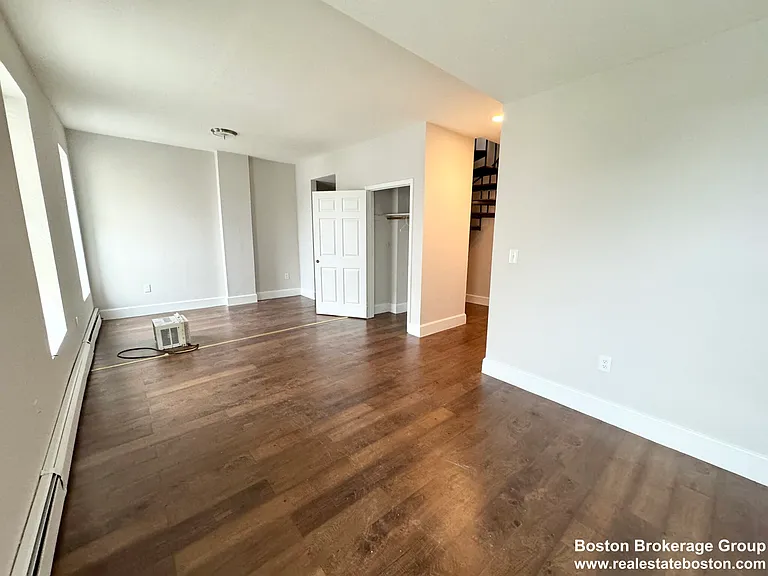9 Ruggles St — Photo 36