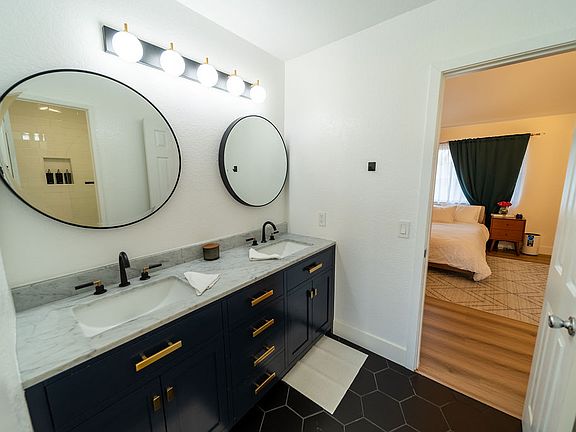 2nd image of 4229 W Rosecrans Ave Unit 6