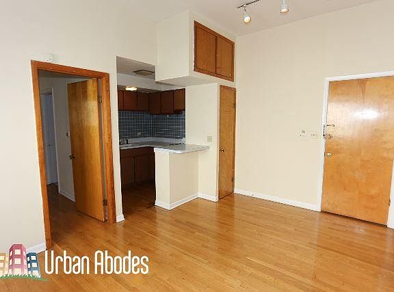 3rd image of 1435 N Dearborn St #Ua3b