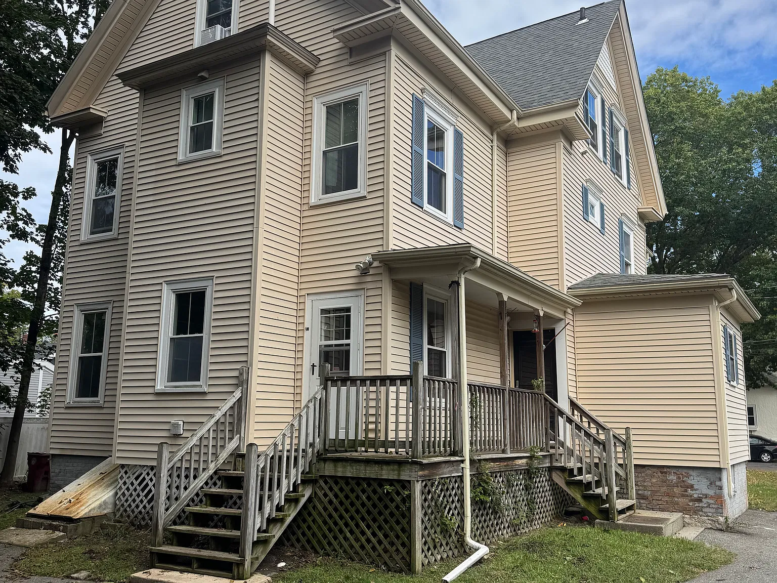 3 bed, 1200 sqft, $3,200 — Photo 2