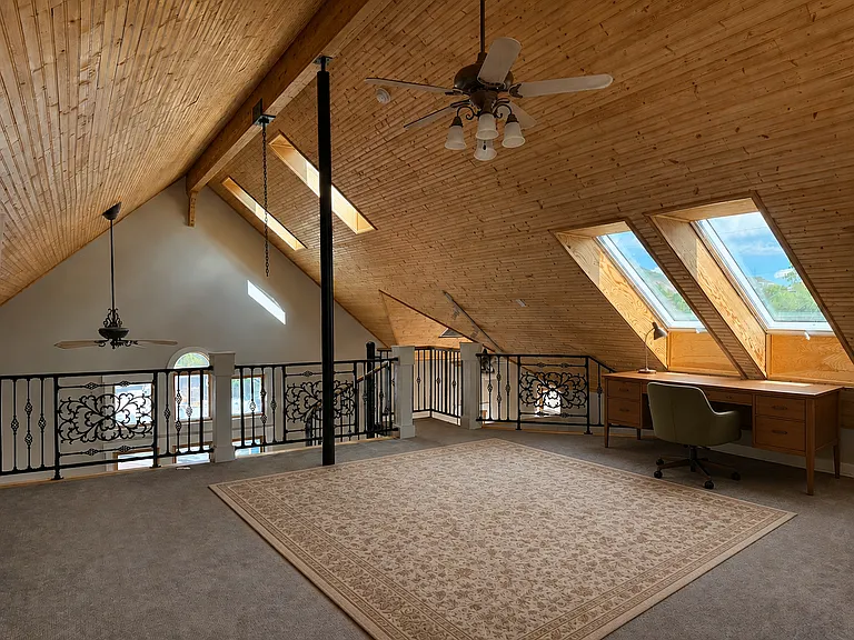 loft digitally staged