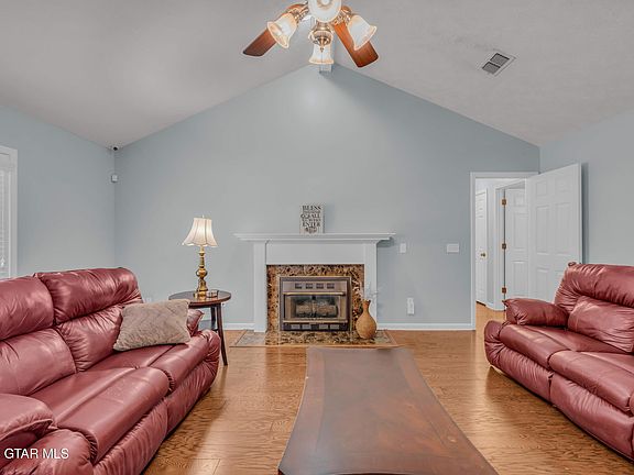 3rd image of 60 Amanda Dr