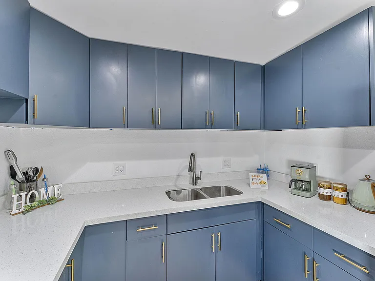 2629 SW 6th Ct — Photo 14