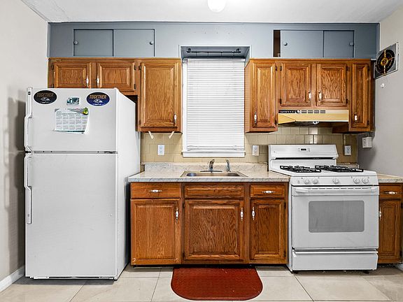 5th image of 1300 N Potomac St