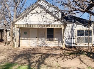 402 7th St, Tuscola, TX 79562