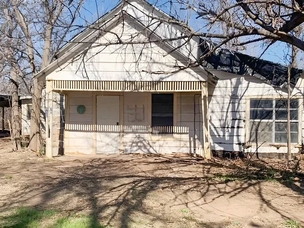 402 7th St, Tuscola, TX 79562