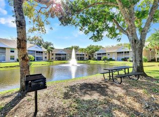 120 Pebble Shores DR #205, NAPLES, FL 34110