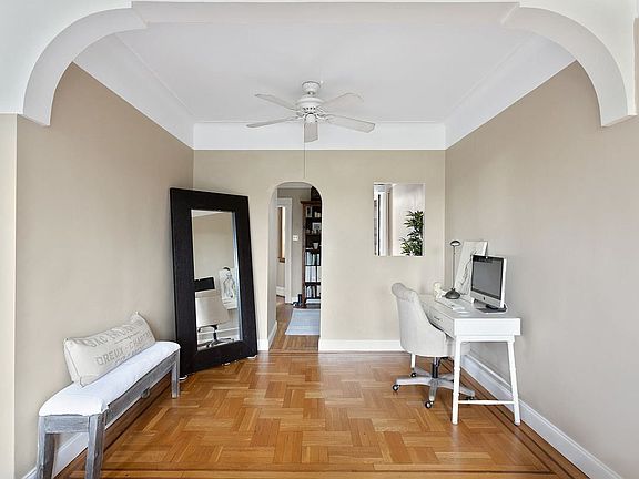 5th image of 523 8th St APT 3R
