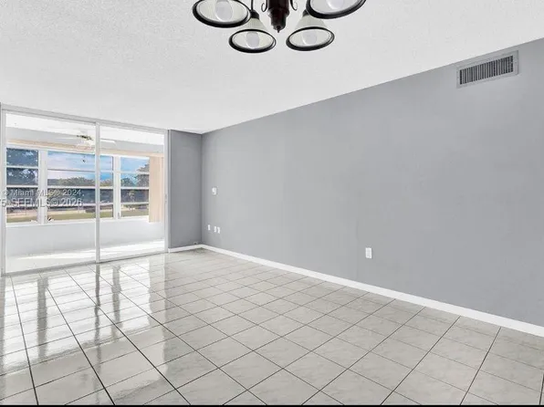 8100 Sunrise Lakes Blvd, Fort Lauderdale, FL