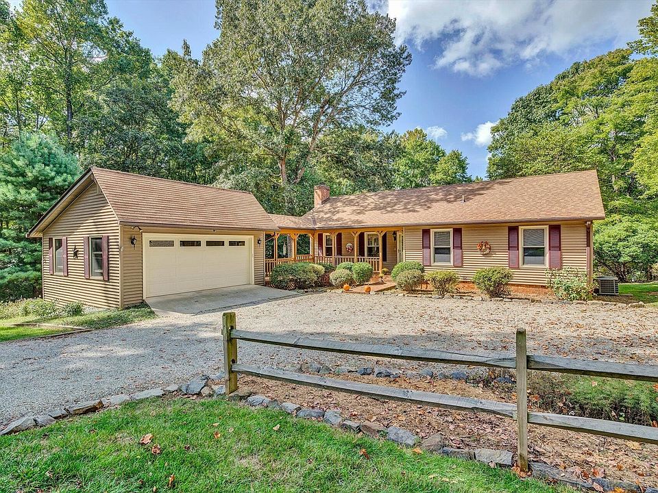 1st image of 65 Pine Crest Cir