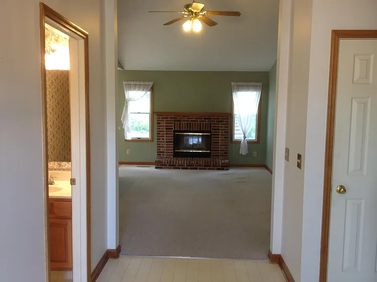 604 Breckenridge Way — Photo 6