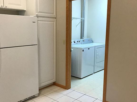 5th image of 3907 Lawndale Ln N