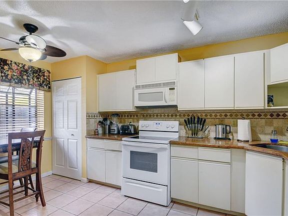 4th image of 172 Meadows Dr