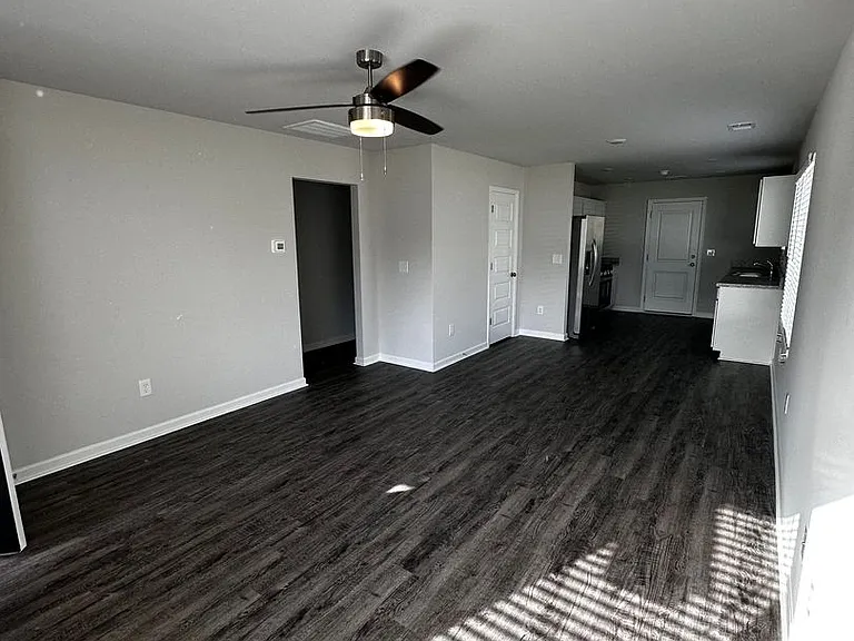 70 Cypress Ct — Photo 2
