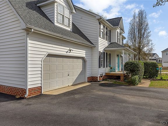 2nd image of 9821 Kingsrock Ln