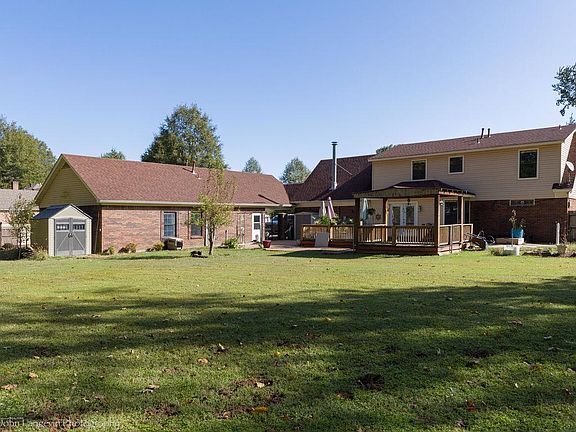 2nd image of 4895 Jonathan Dr