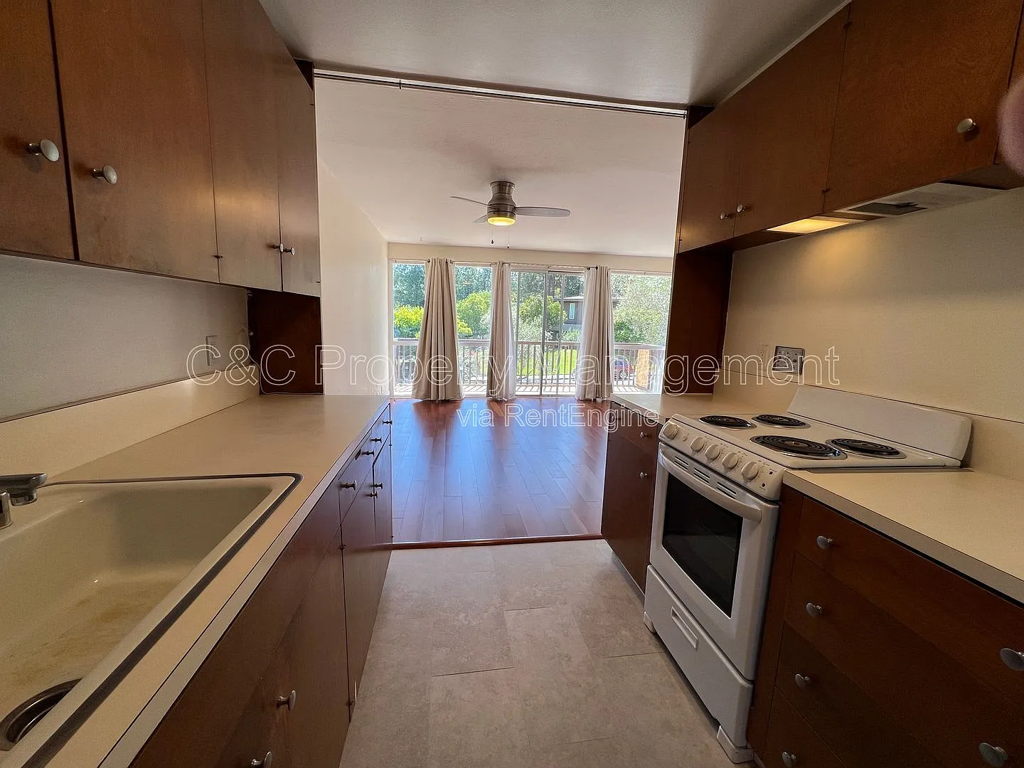 938 Lea Dr photo 1
