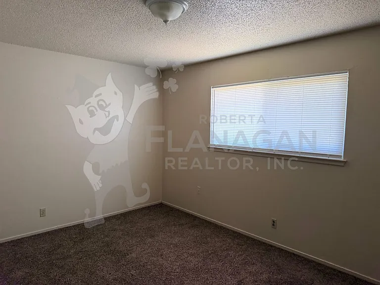 2974 Westminster Ct — Photo 8