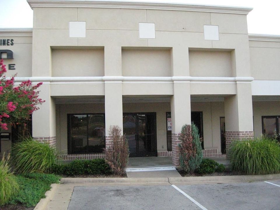 2nd image of 2704 Alexander Dr Ste D1