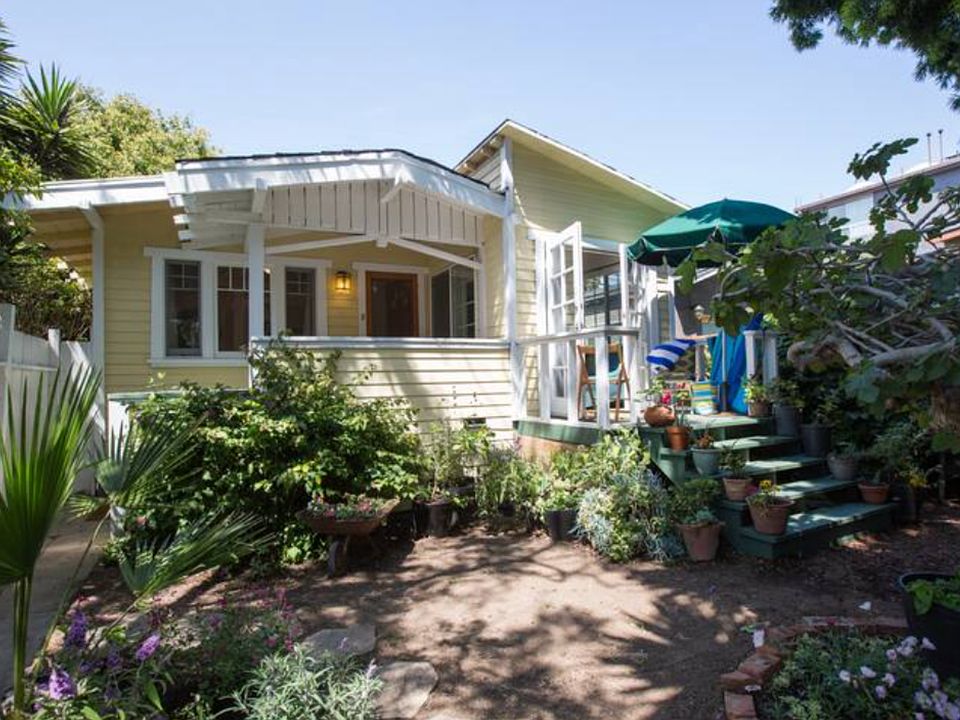 1st image of 1109 Cabrillo Ave