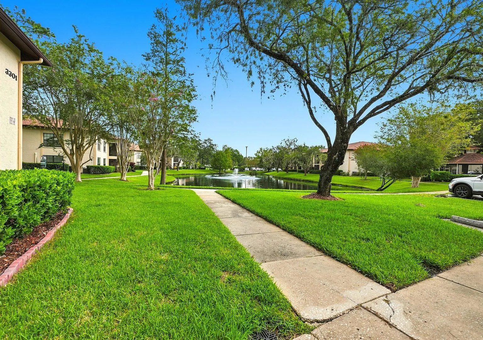Furnished Ground Floor Corner Unit - Palm Harbor! — Photo 3