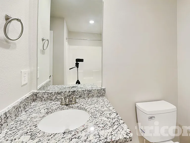 1225 Standing Oak Dr — Photo 12