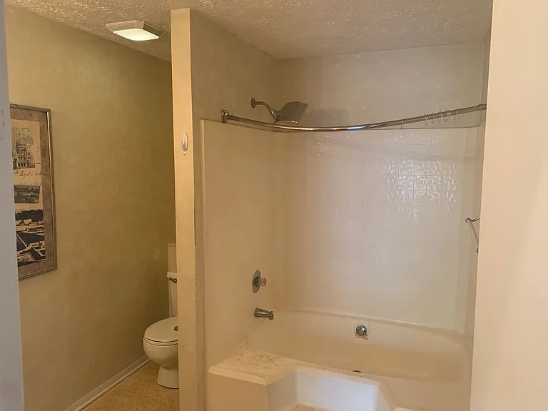 1820-6 Tryon Dr — Photo 12