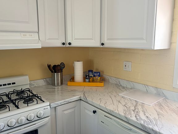 2nd image of 484 S La Canada Dr Unit B