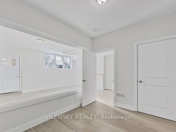 4th image of 99 Sophia St W