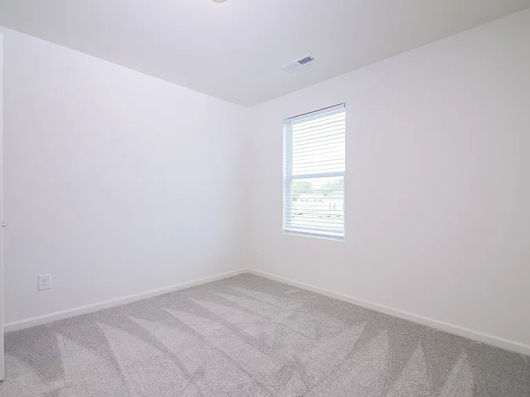 2205 Samuel Ln — Photo 11