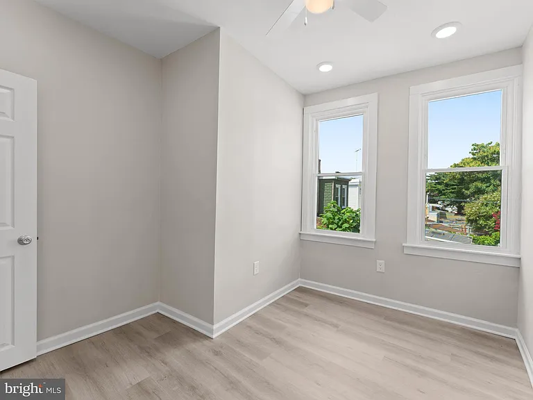 3010 Emerald St — Photo 14