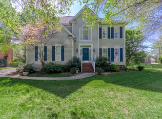 6900 Foxglove Dr, Charlotte, NC 28226