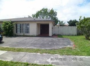 6142 SW 3rd St, Pompano Beach, FL 33068