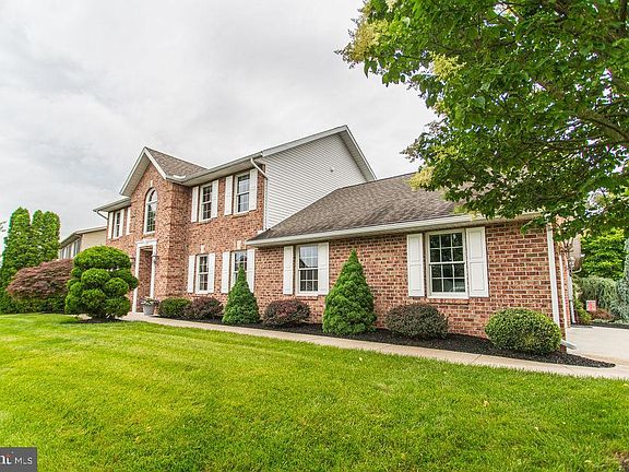3rd image of 776 Cresson Dr