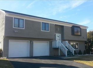 14 Lunn Ave, Bergenfield, NJ 07621