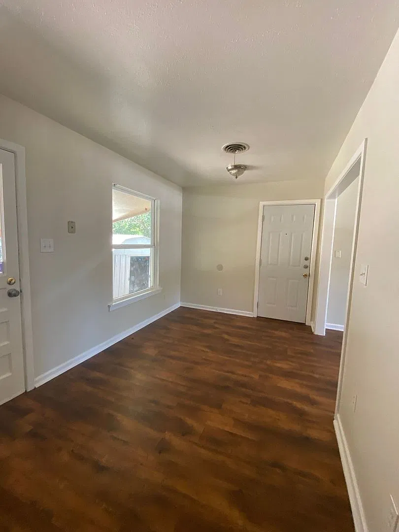 1006 South 5th Street — Photo 2
