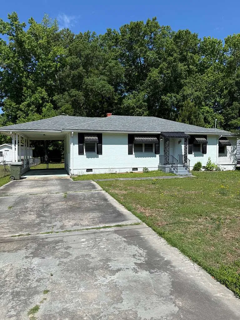 3 bed, 1145 sqft, $1,400 — Photo 1