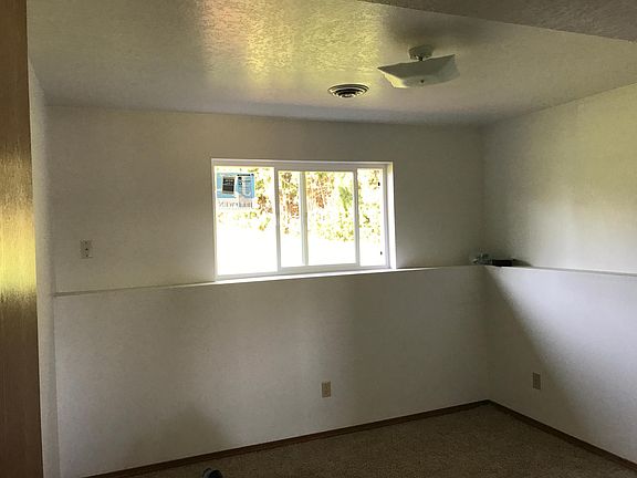 Bonus room downstairs for perfect office or workout room!