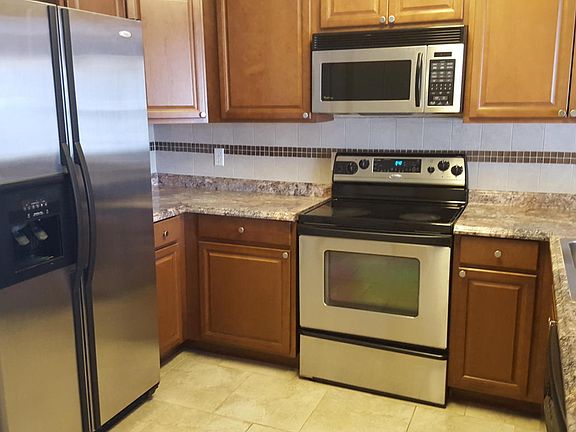 2nd image of 4953 Knightsbridge Cir N